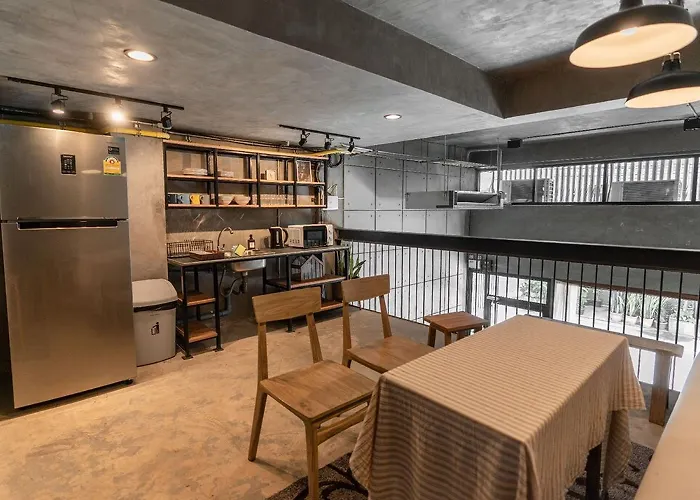 Once In A Blue Moon Cafe And Hostel เชียงใหม่